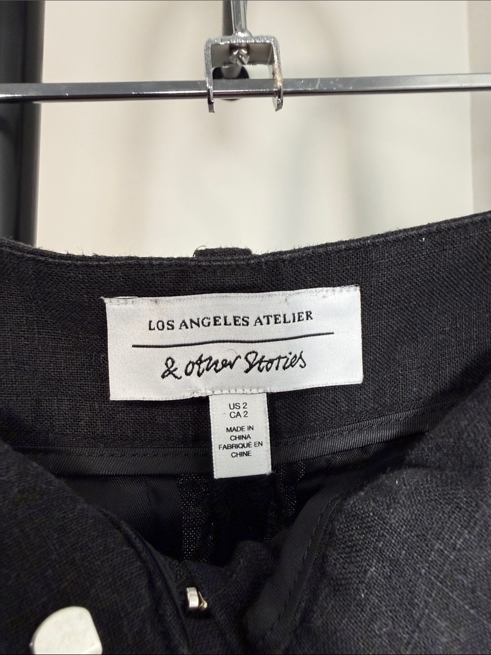 Black Women's Pleated High-Waist Shorts - Picture 4 of 4